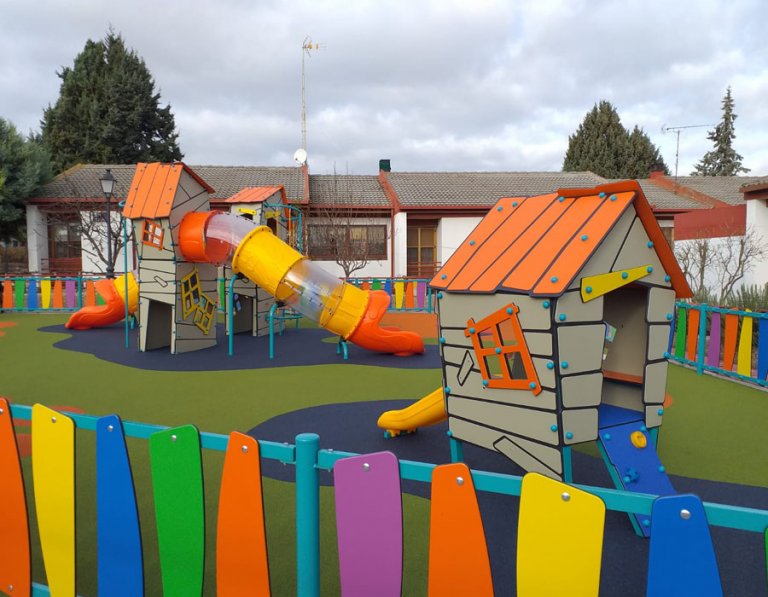 Parque Infantil colorido fabricado en HDPE