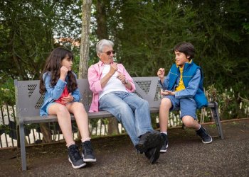 Inclusión de personas mayores en los parques